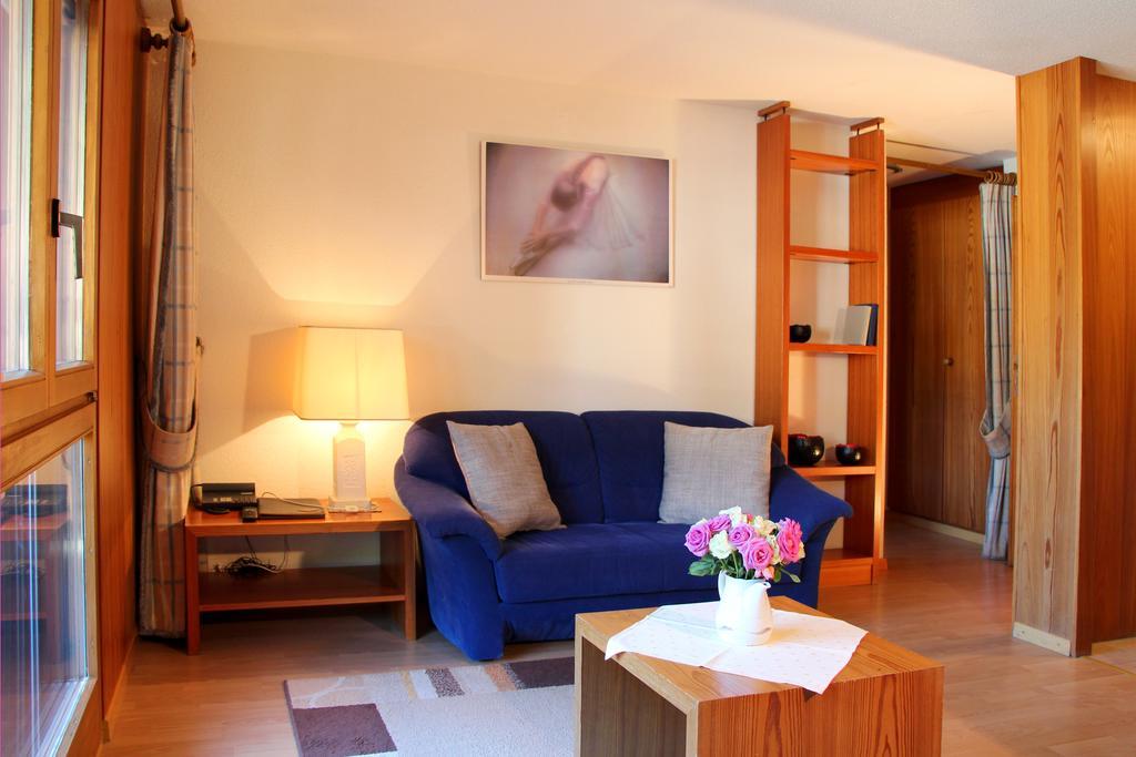 Aparthotel Ambassador Bellwald Zimmer foto